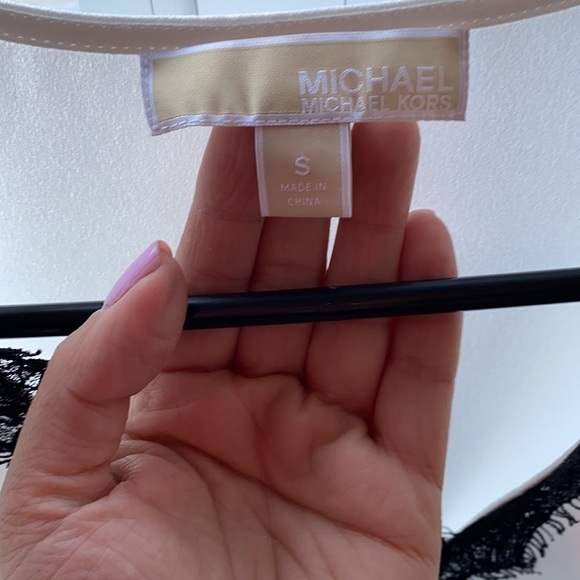 Michael Kors blouse with lace - Picture 2 of 3